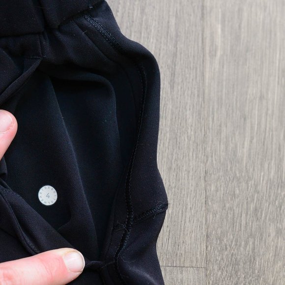 Lululemon On The Fly skirt 4 black - Picture 8 of 9